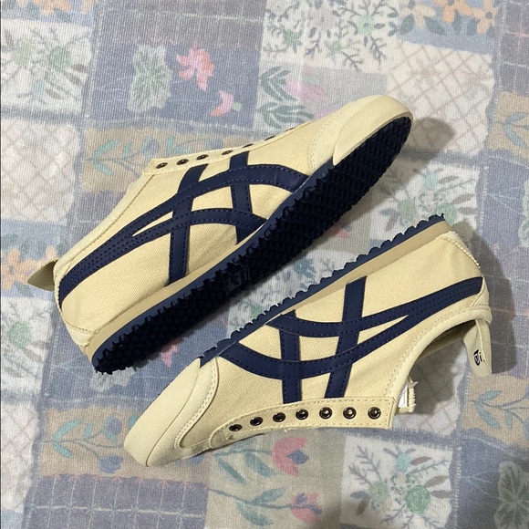 Onitsuka Tiger Mexico 66 White/Dark Blue Sneakers